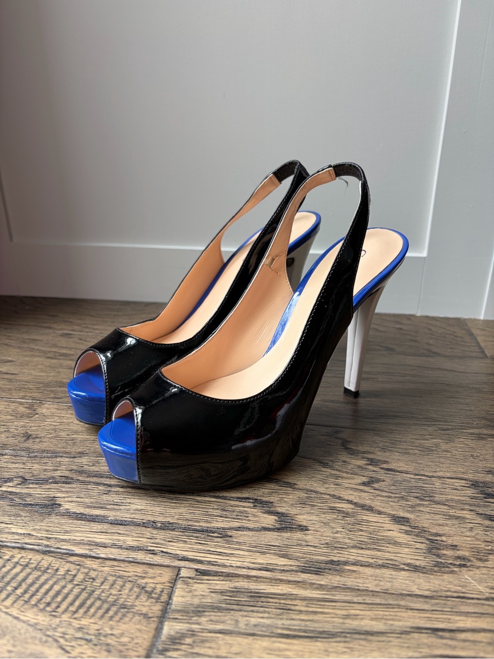 Guess Black Patent Slingback Peep-Toe Platform Heels - US 6.5